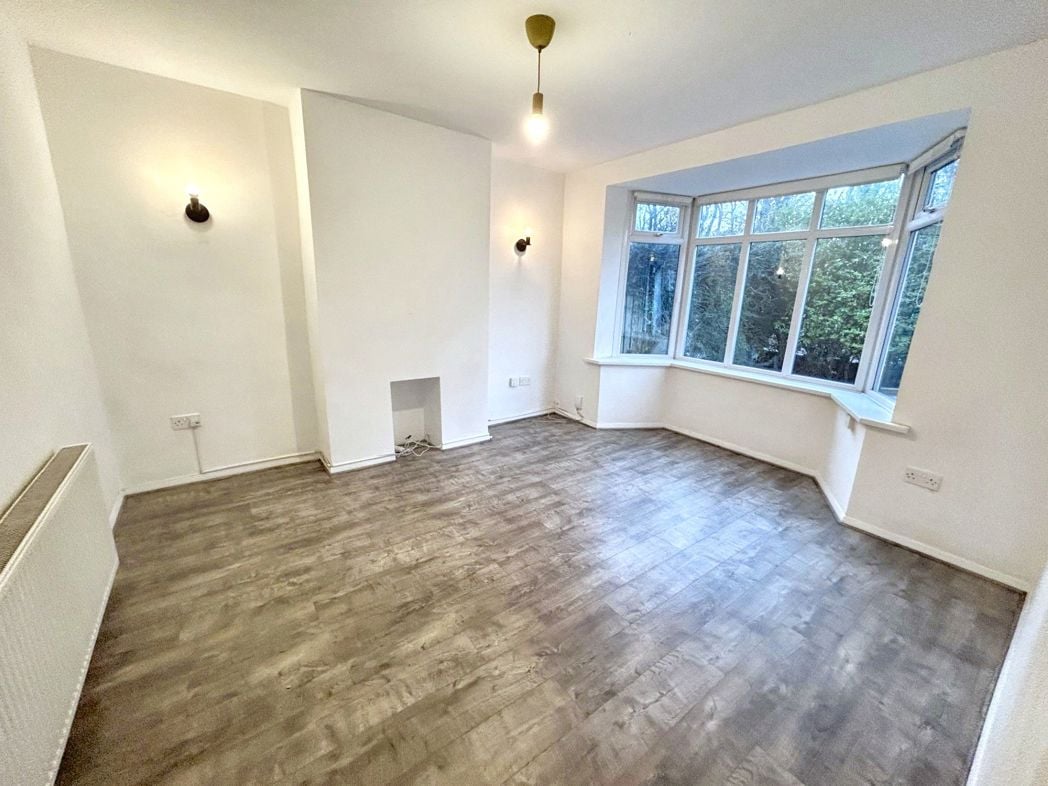 Property image 2 of 13