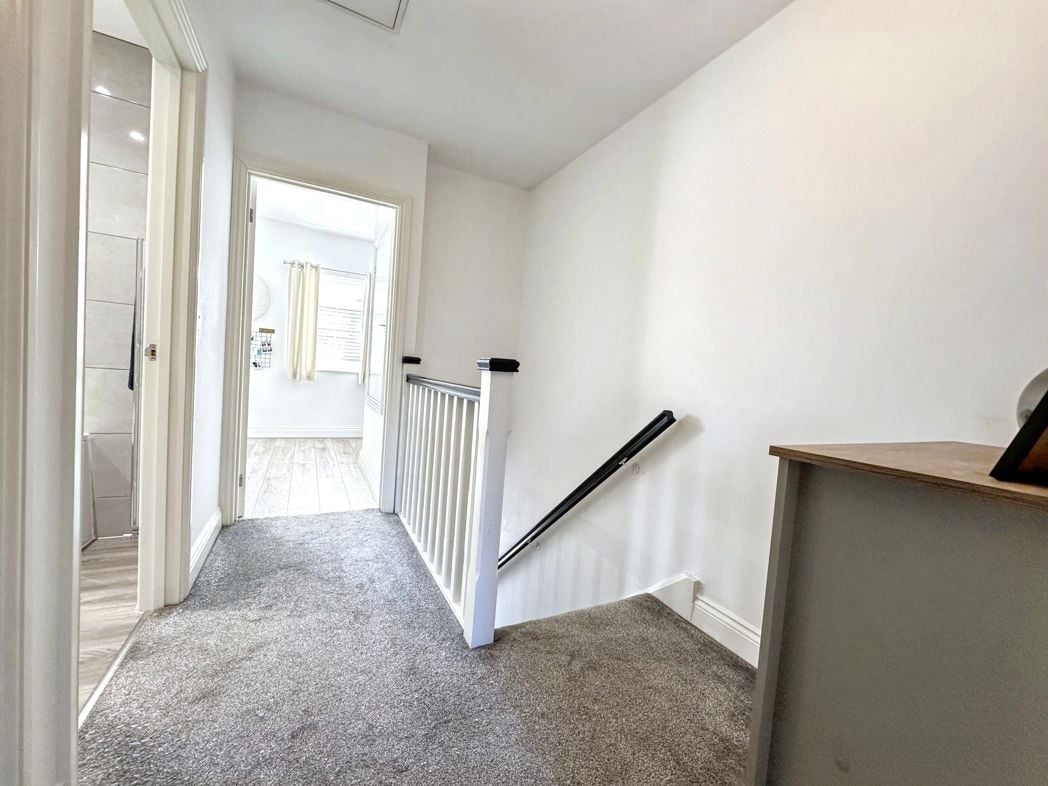 Property image 8 of 17