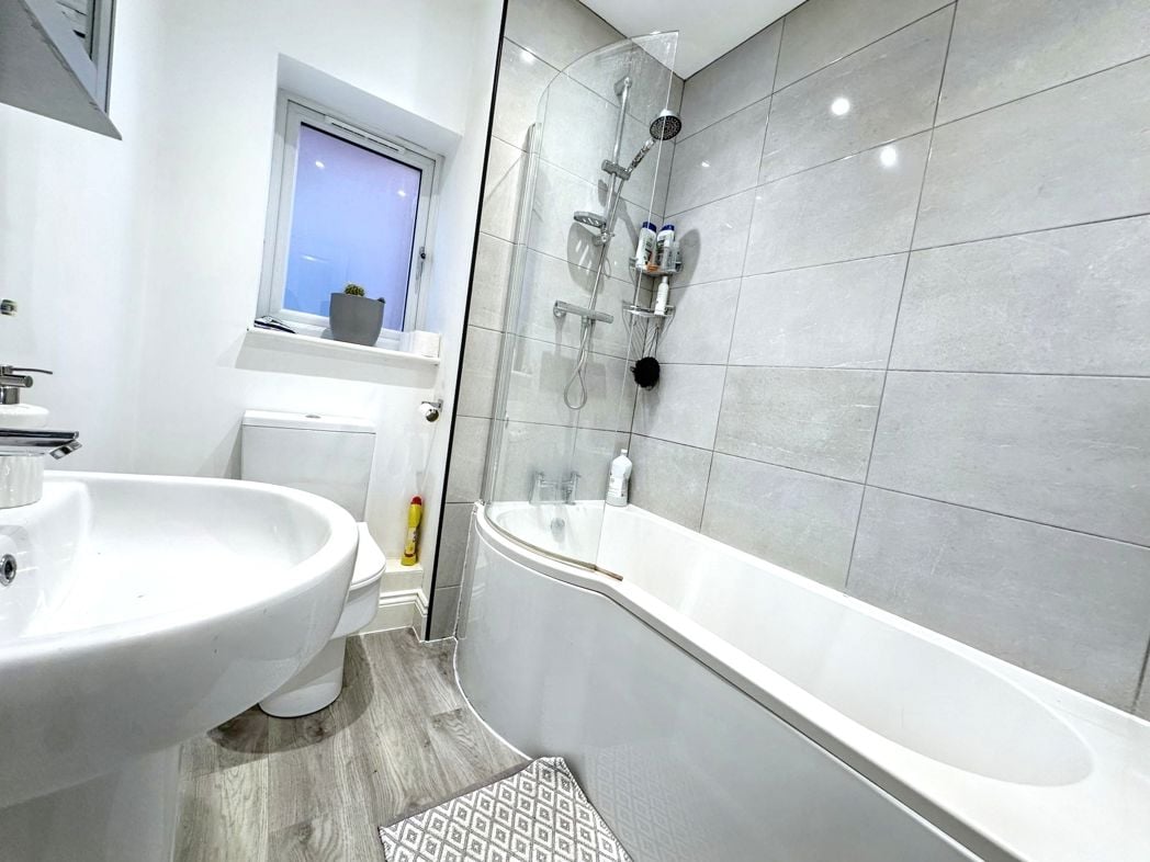 Property image 14 of 17