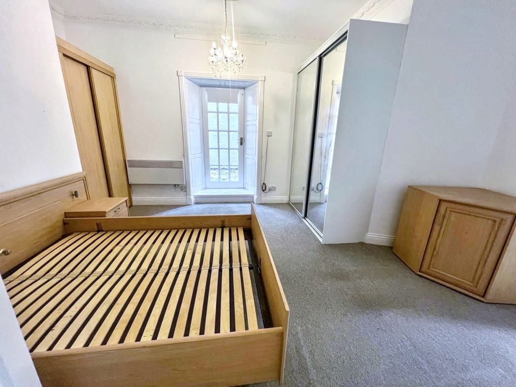 Property image 11 of 14