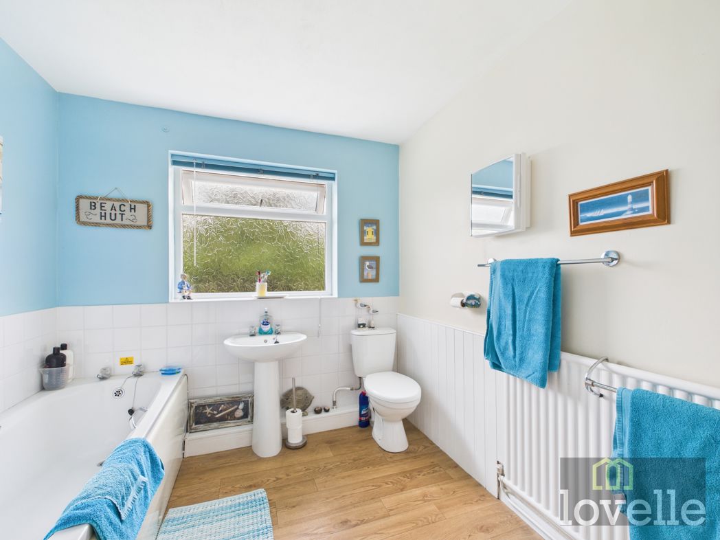 Property image 11 of 13