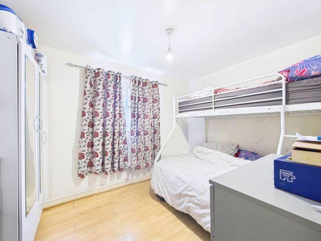 208, Purfleet-on-Thames, Essex, RM19 1LF