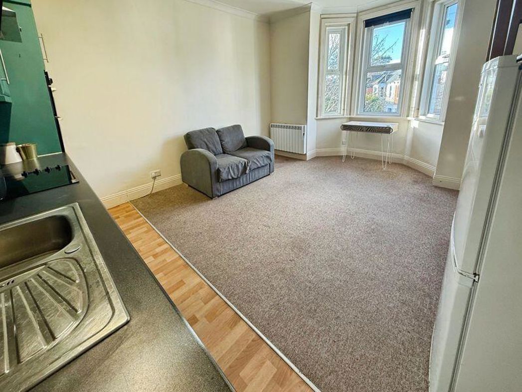 Flat 8, 60, Bournemouth, Dorset, BH1 4DT