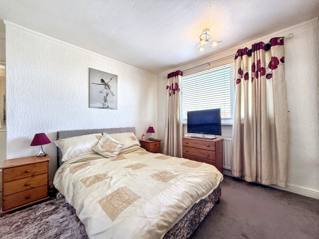 Property image 11 of 18