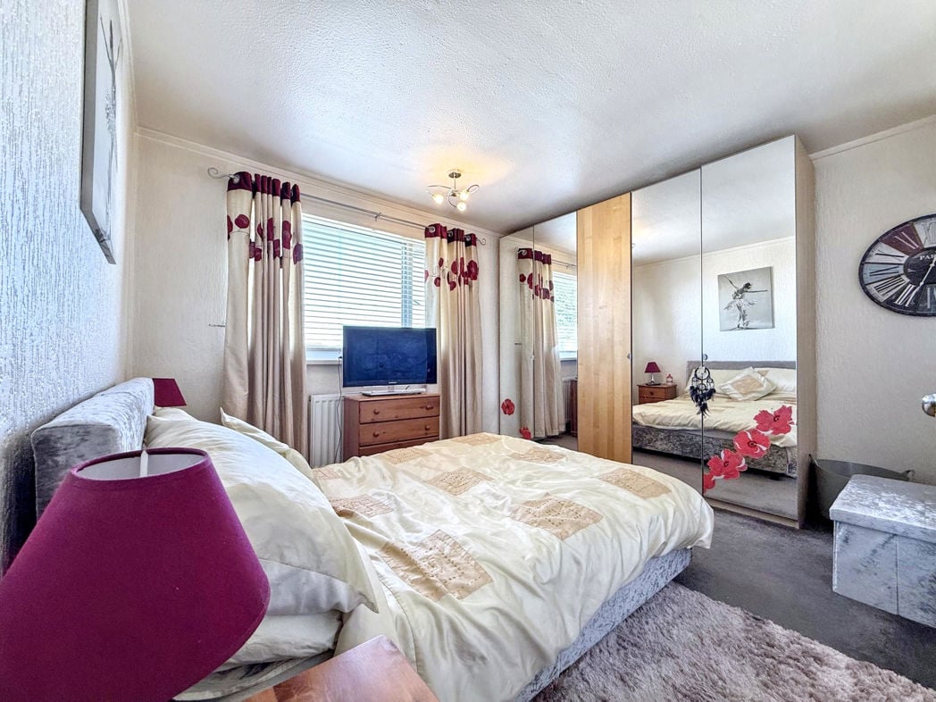 Property image 12 of 18