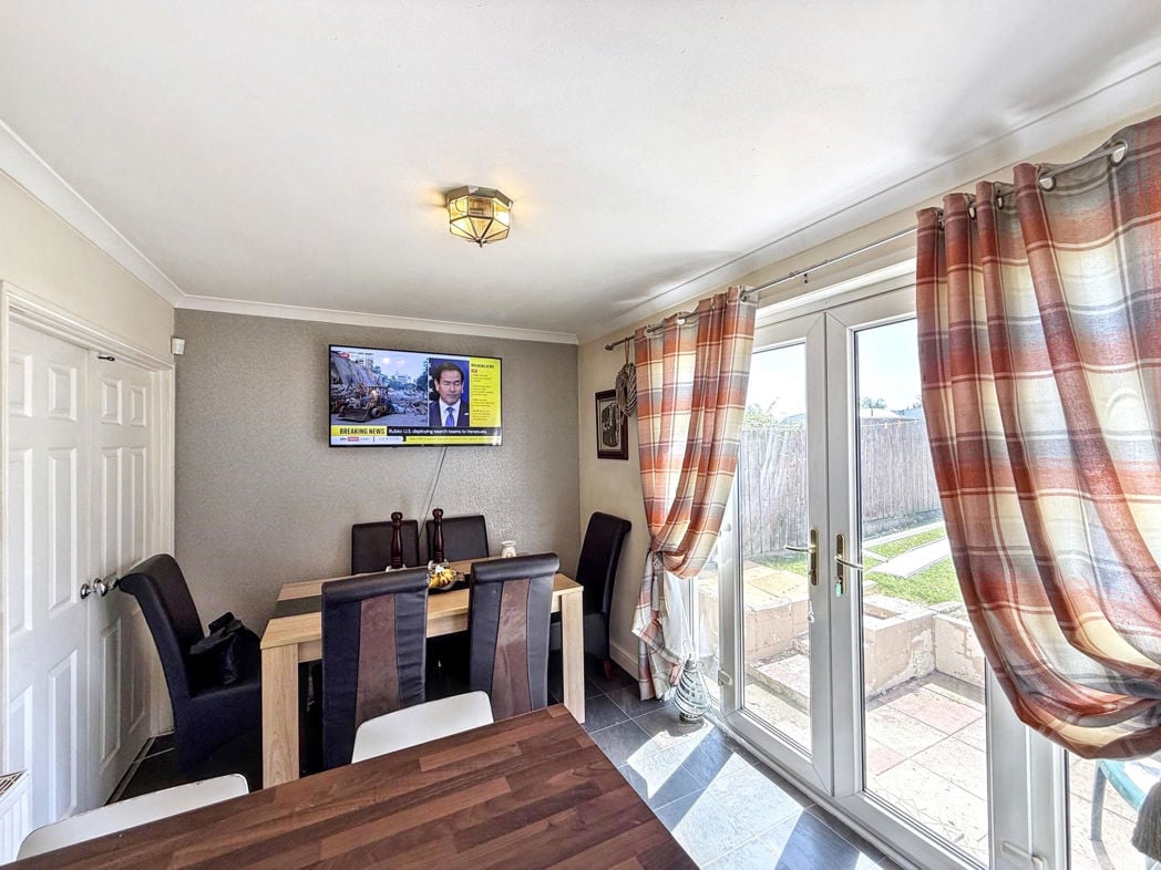 Property image 7 of 18