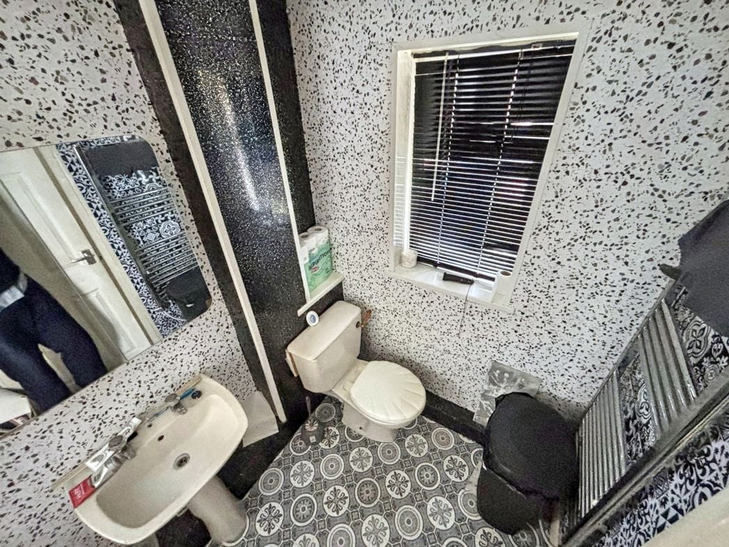 Property image 6 of 12