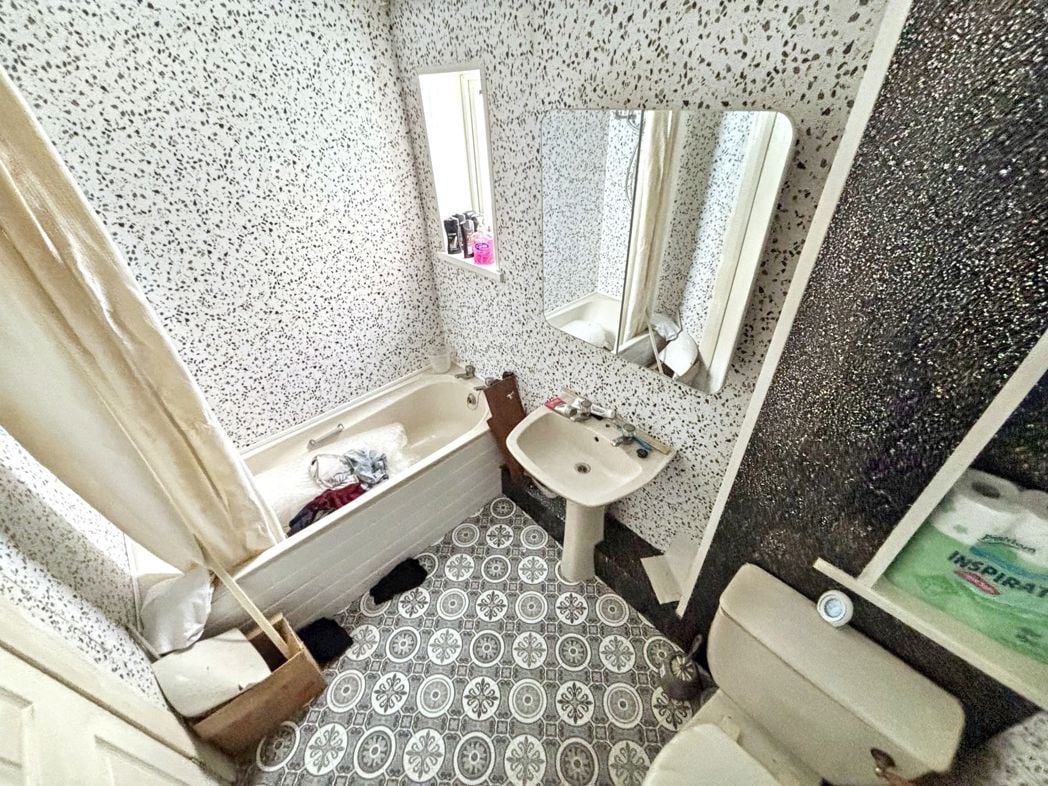 Property image 7 of 12