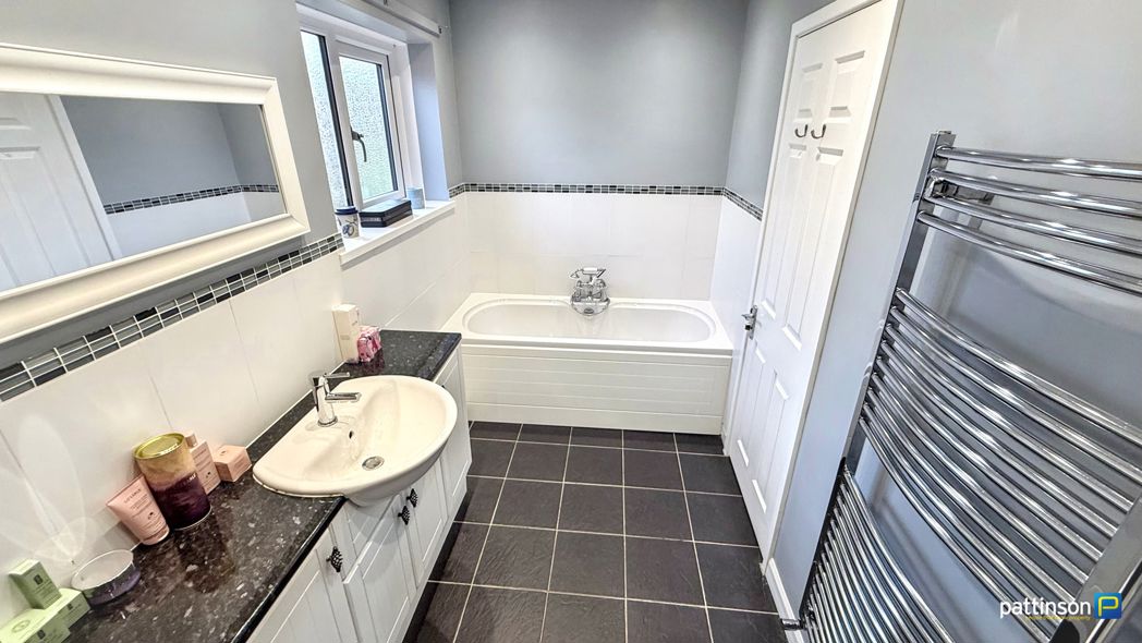Property image 28 of 50