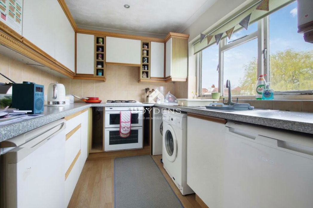 Property image 2 of 10
