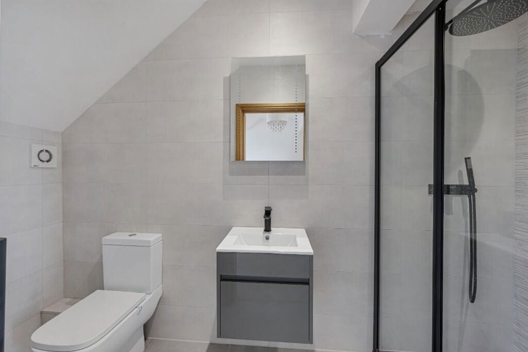 Property image 12 of 17