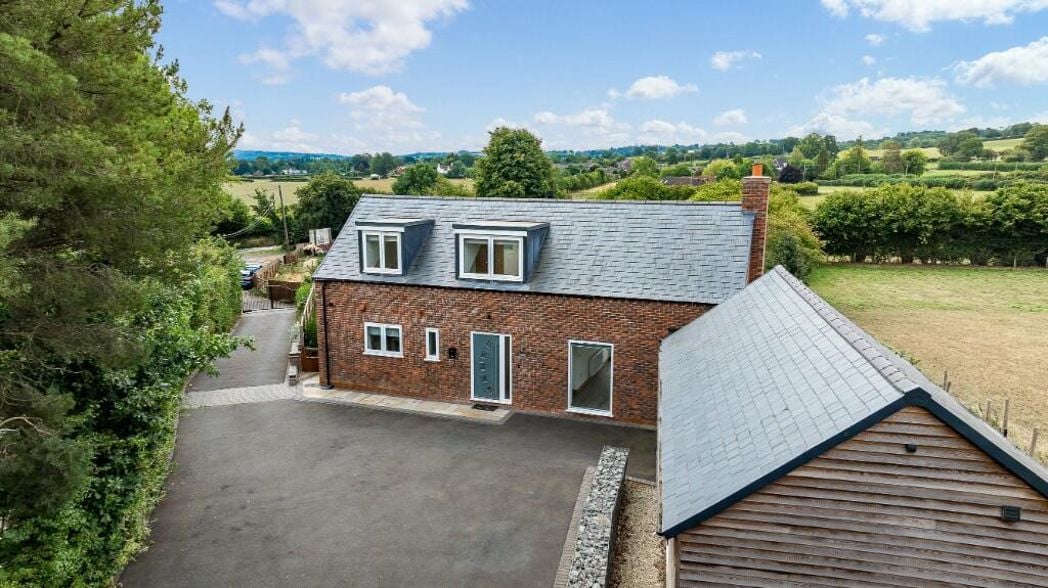 Property image 2 of 17