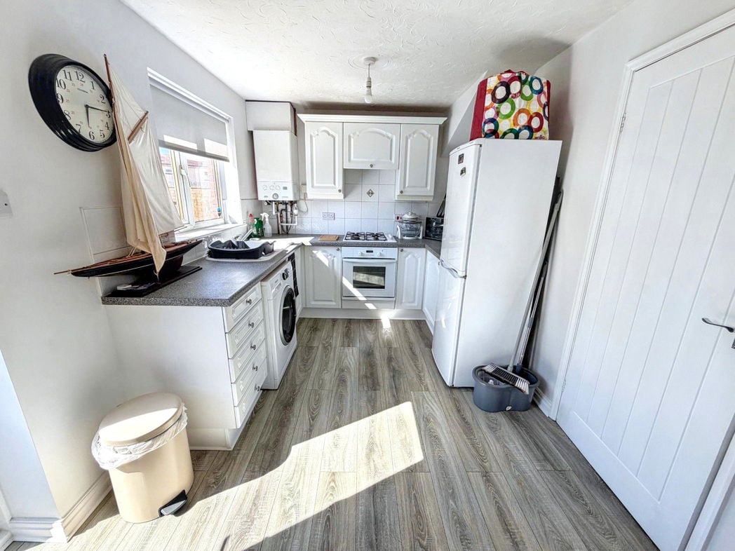 Property image 4 of 11