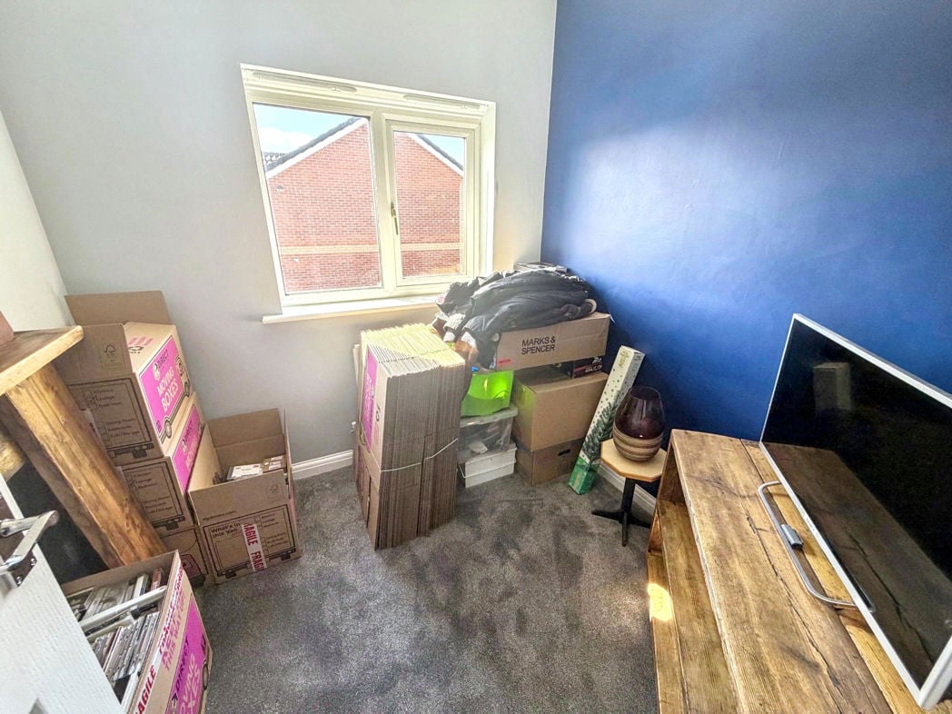 Property image 8 of 11