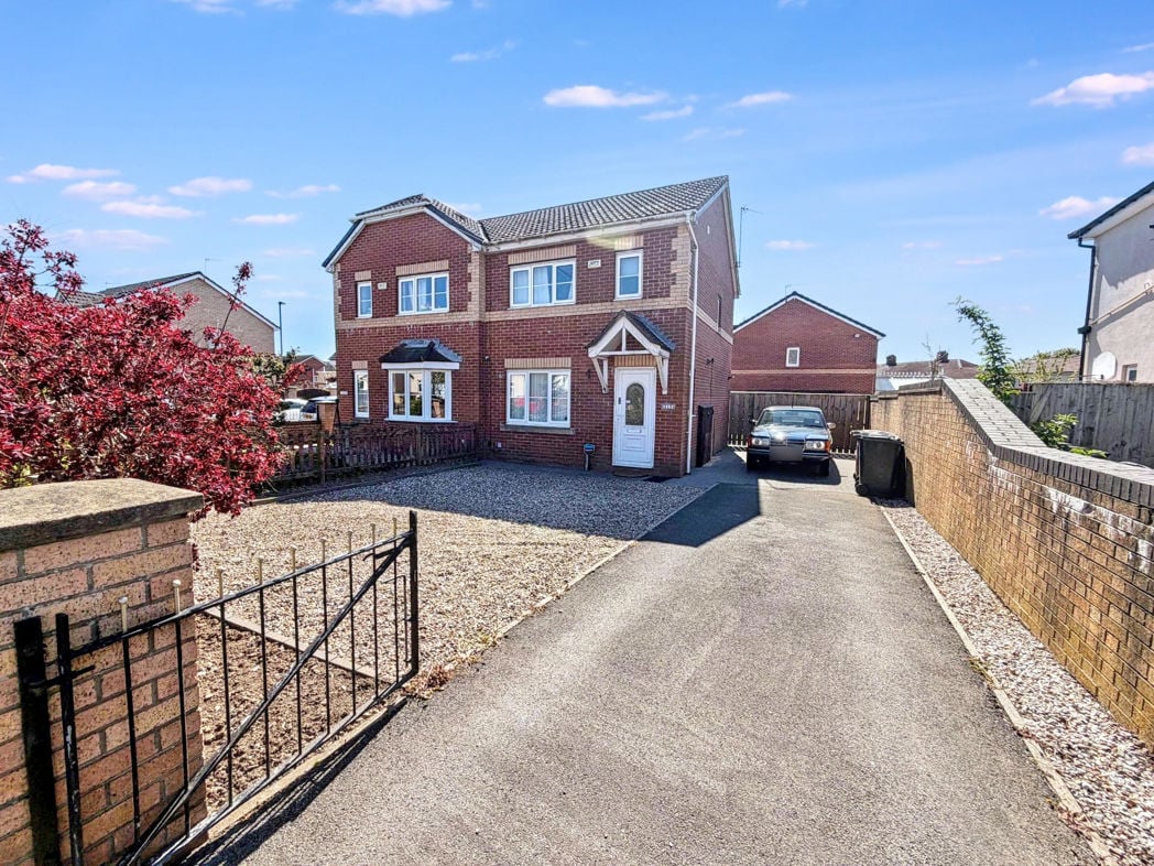 Property image 1 of 11