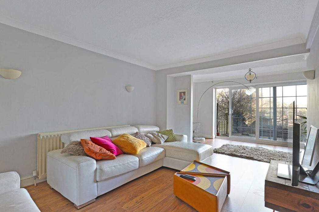 53, Buckhurst Hill, Essex, IG9 5PA