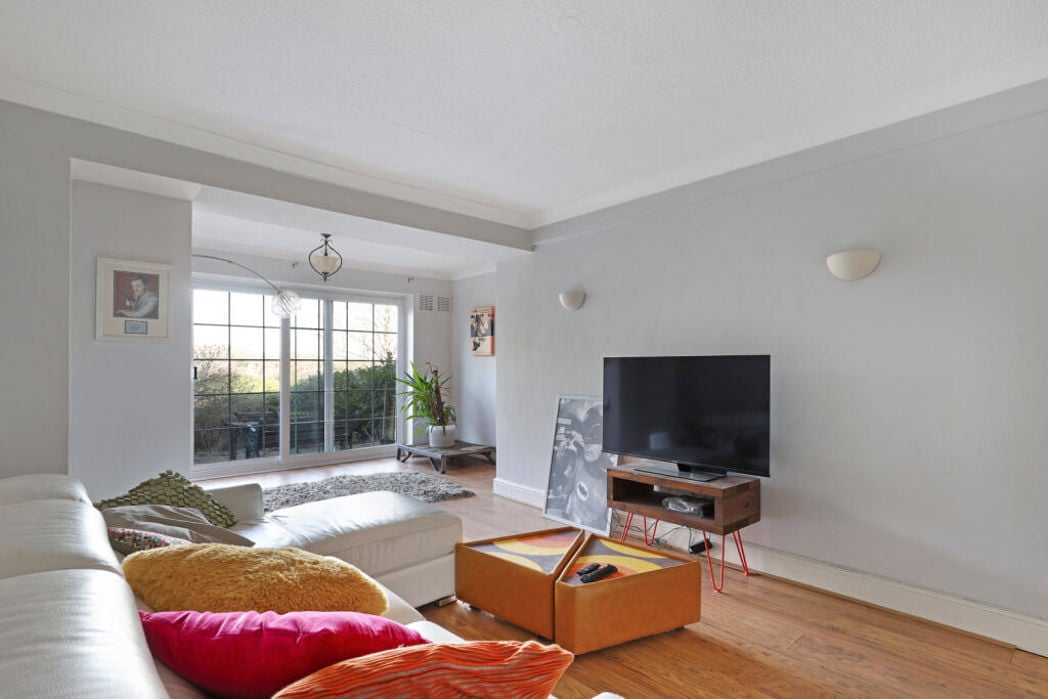 53, Buckhurst Hill, Essex, IG9 5PA