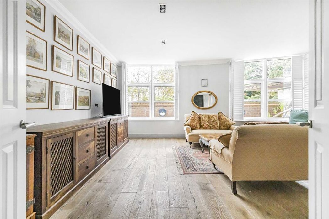 Property image 3 of 22