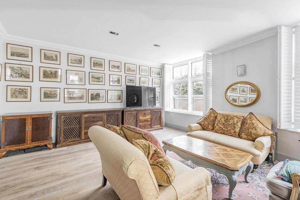 Property image 4 of 22
