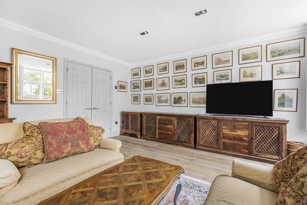 Property image 5 of 22