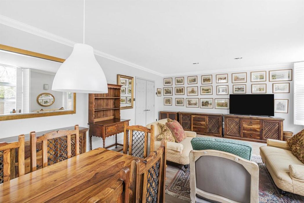 Property image 9 of 22