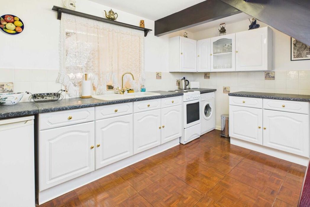 Flat 11 Abbotsford House, Grange-Over-Sands, Cumbria, LA11 7AP