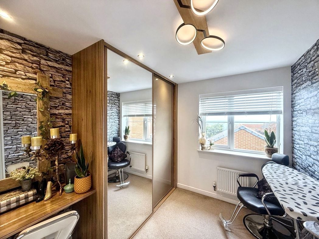 Property image 16 of 21