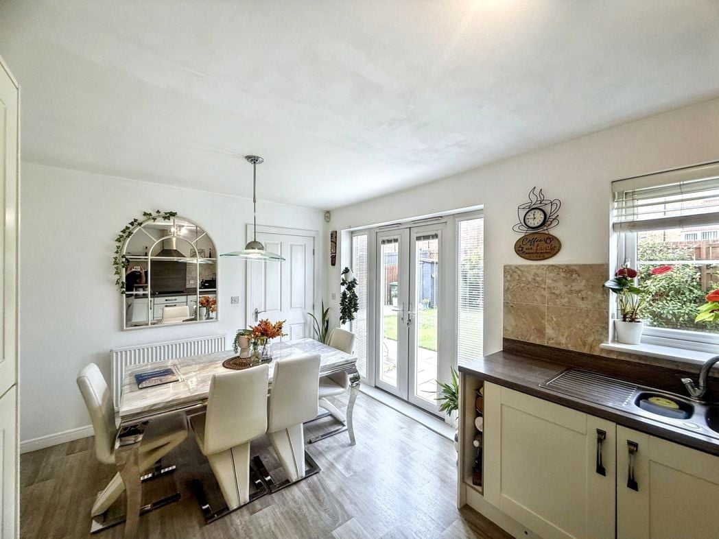 Property image 9 of 21