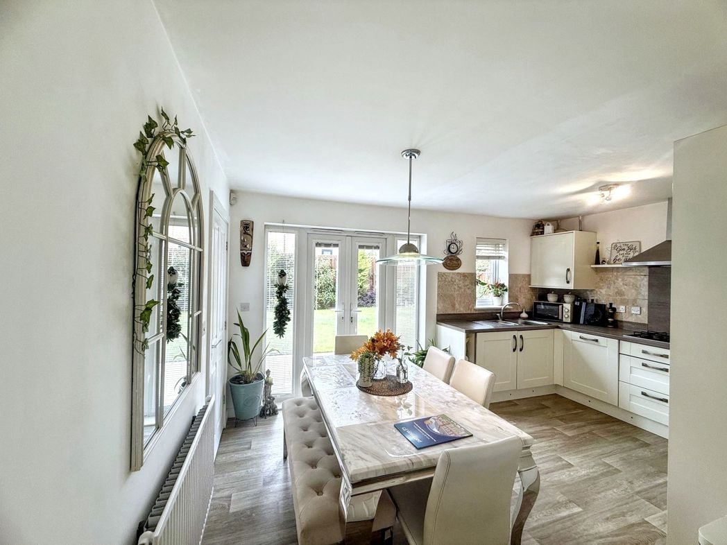 Property image 10 of 21