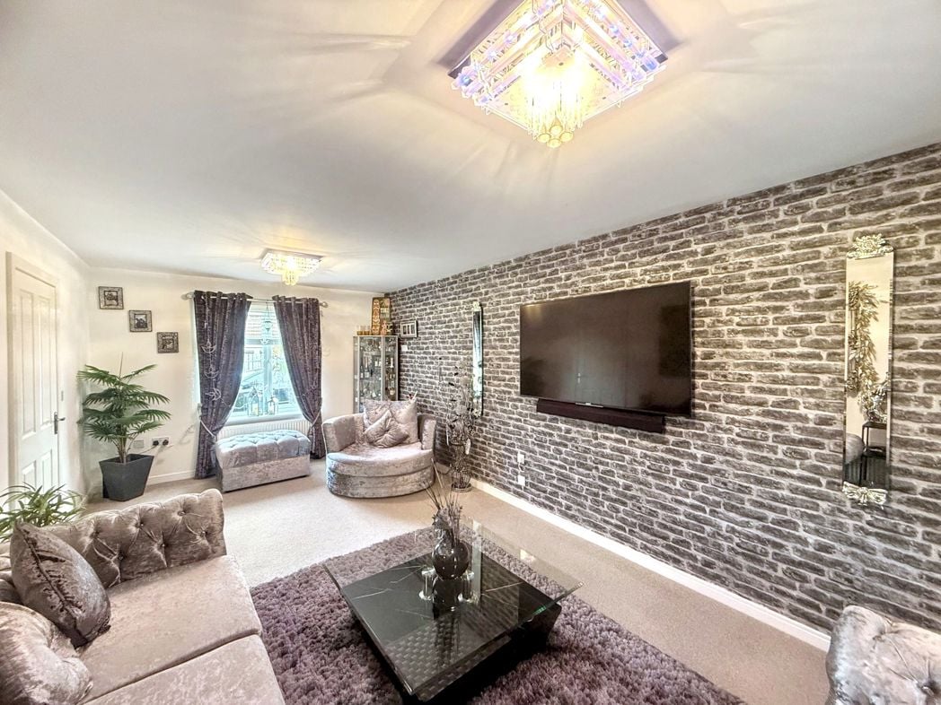 Property image 3 of 21