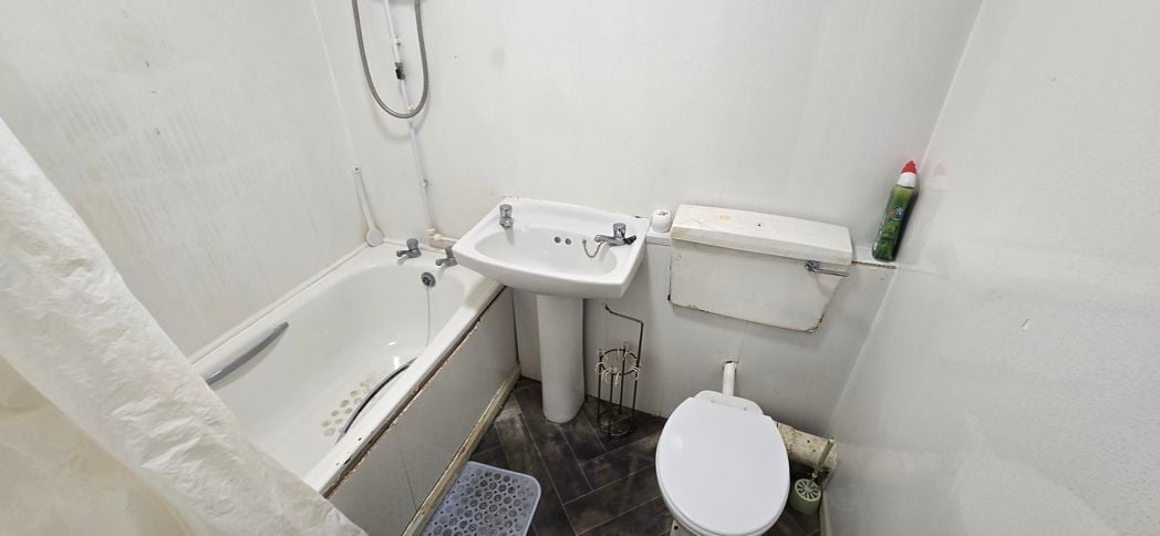 Property image 6 of 7