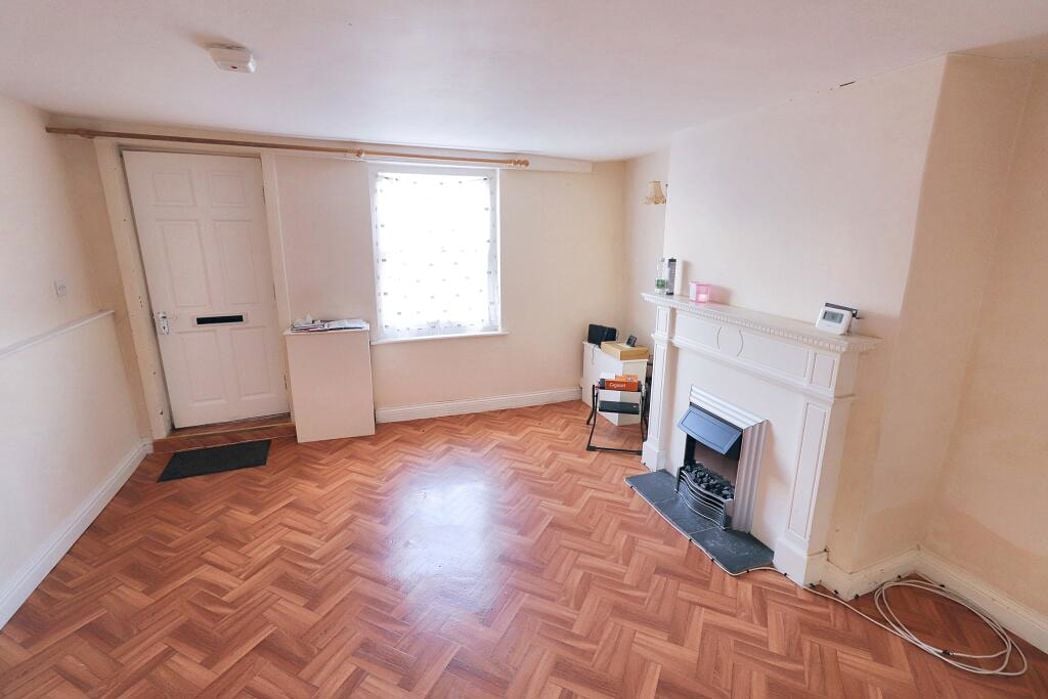 Property image 4 of 8