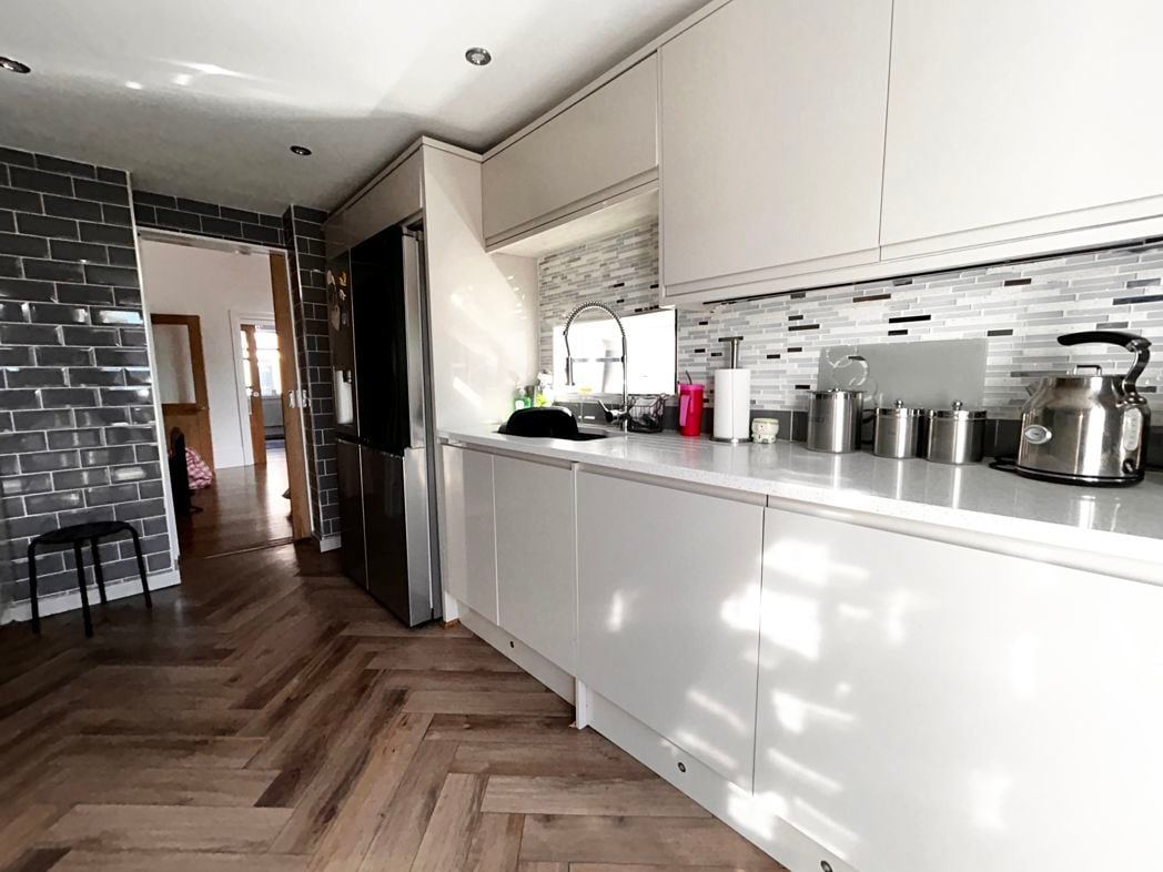 Property image 9 of 23