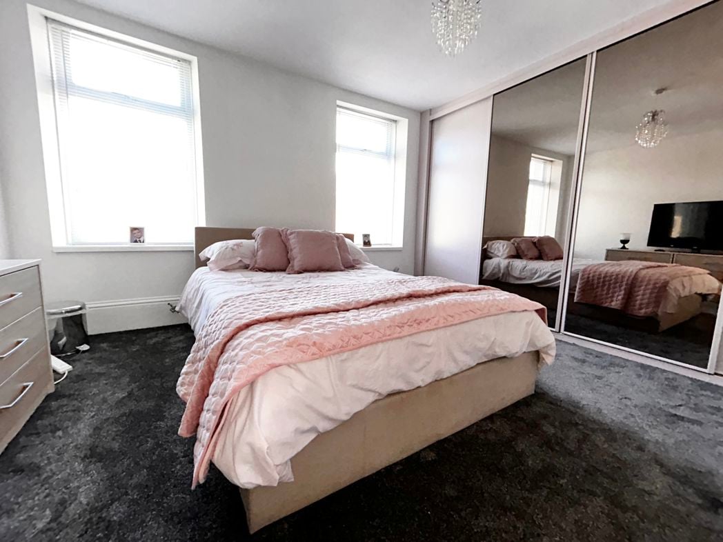 Property image 12 of 23