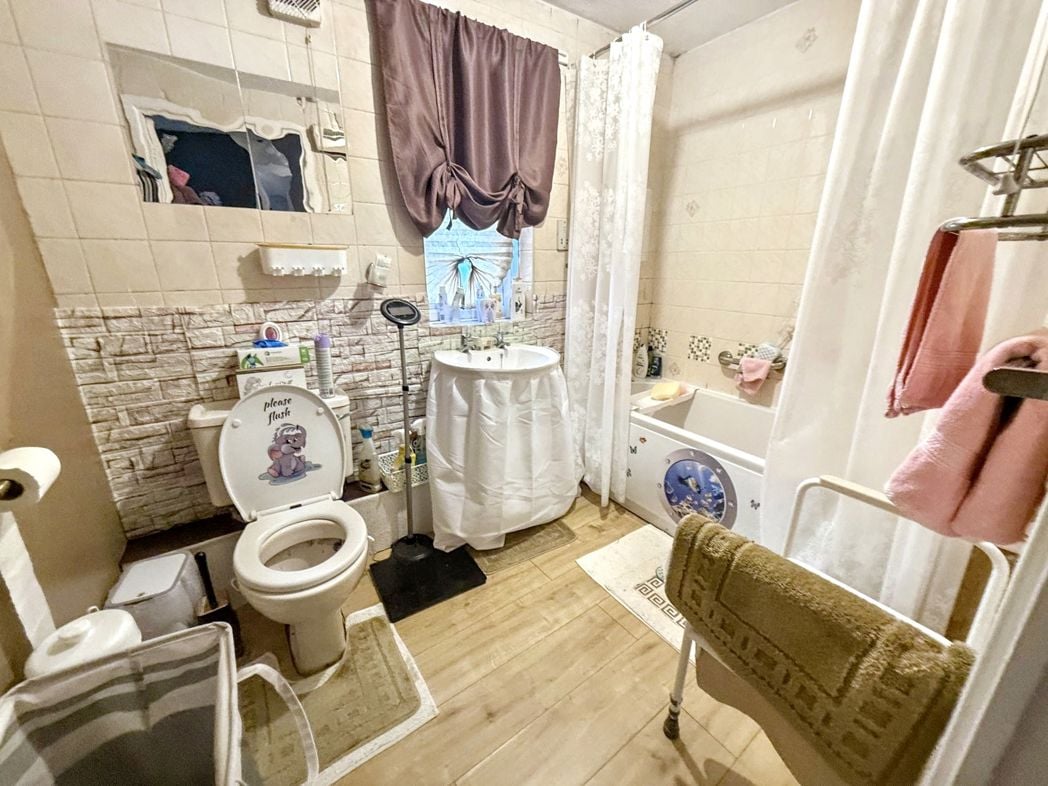 Property image 7 of 7