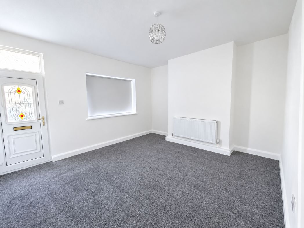 Property image 2 of 9