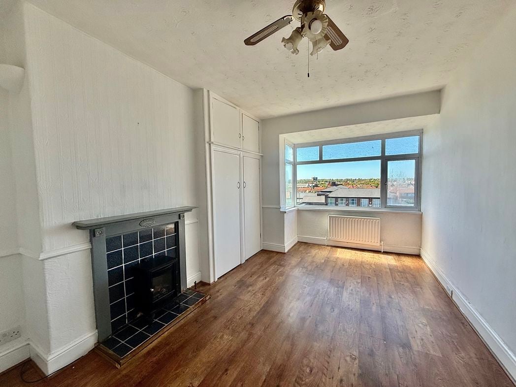 Property image 2 of 7