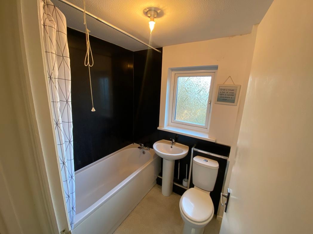 Property image 11 of 16