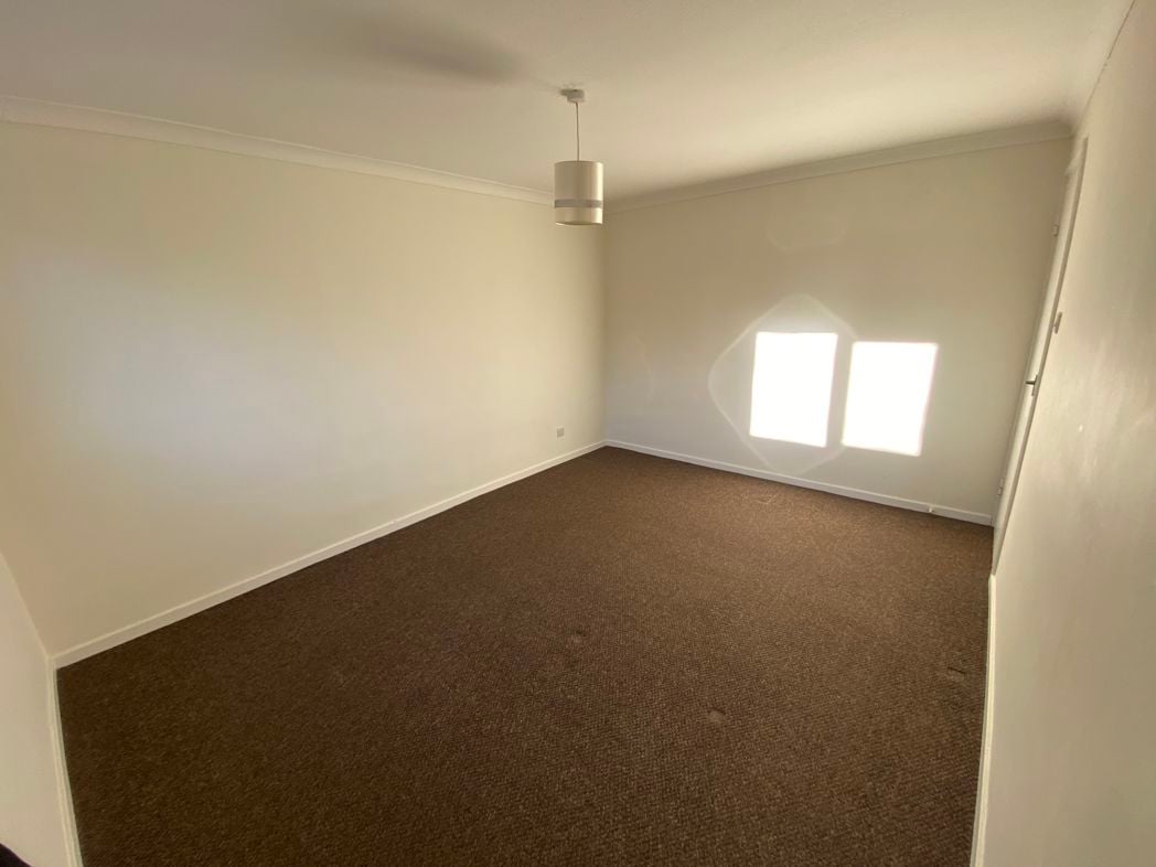 Property image 8 of 16
