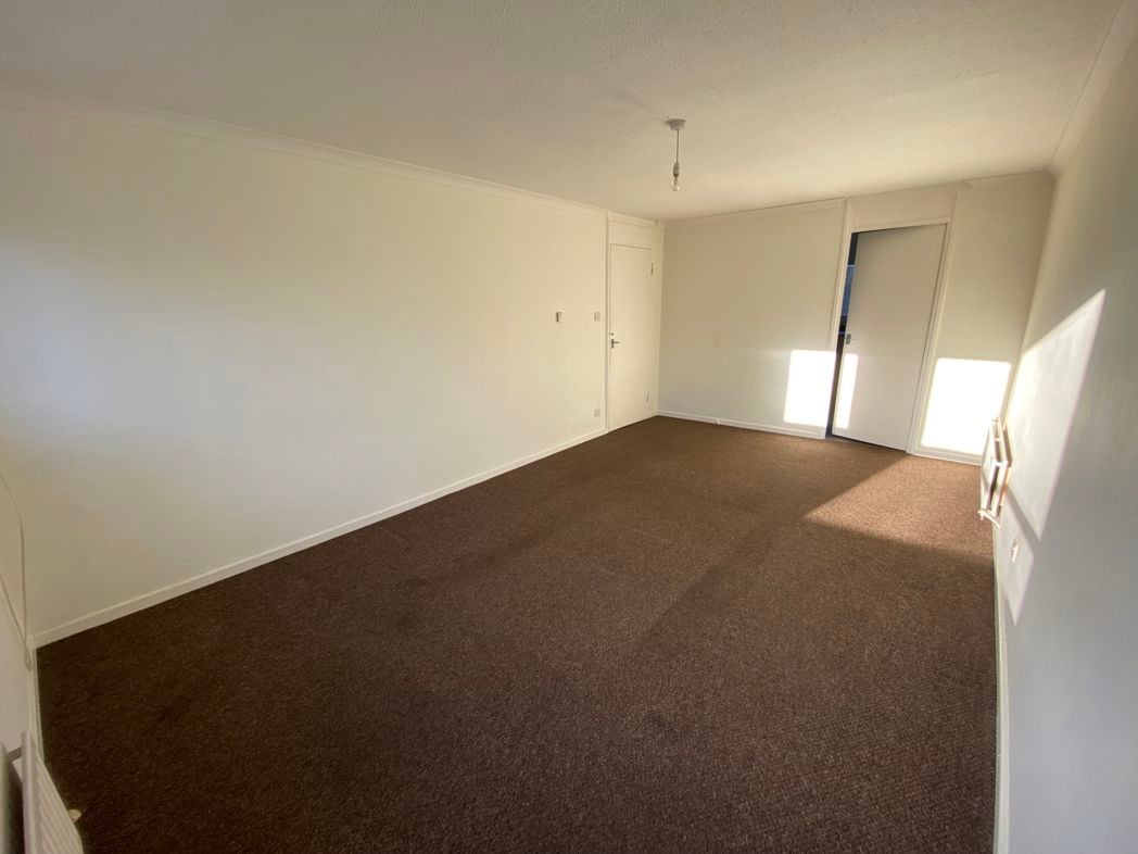 Property image 4 of 16