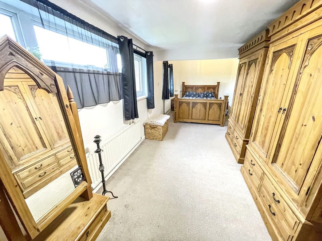Property image 8 of 13