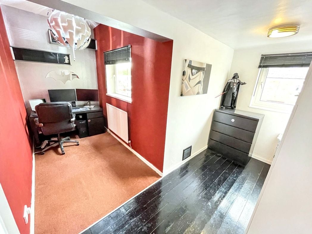 Property image 11 of 13