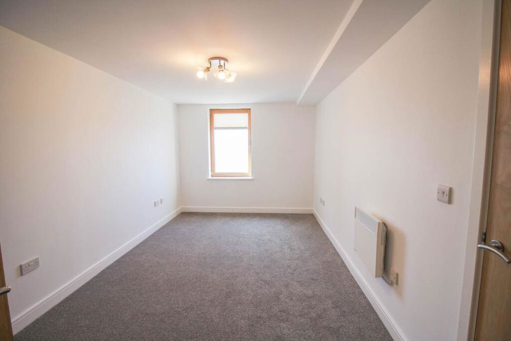 81 Pruen House, Weston Super Mare, Somerset, BS23 2AD