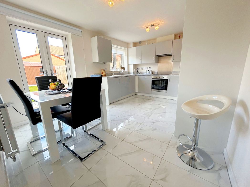 Property image 5 of 16