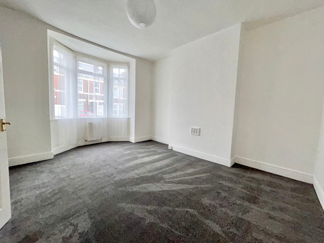 Property image 7 of 12