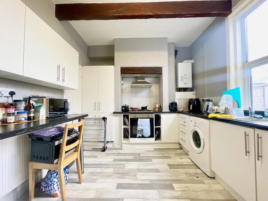 Property image 5 of 9