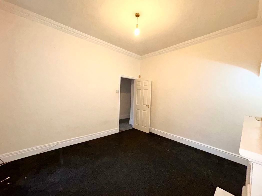 Property image 5 of 8