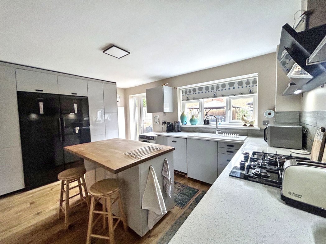Property image 7 of 23