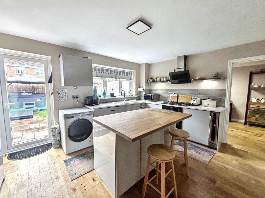Property image 8 of 23