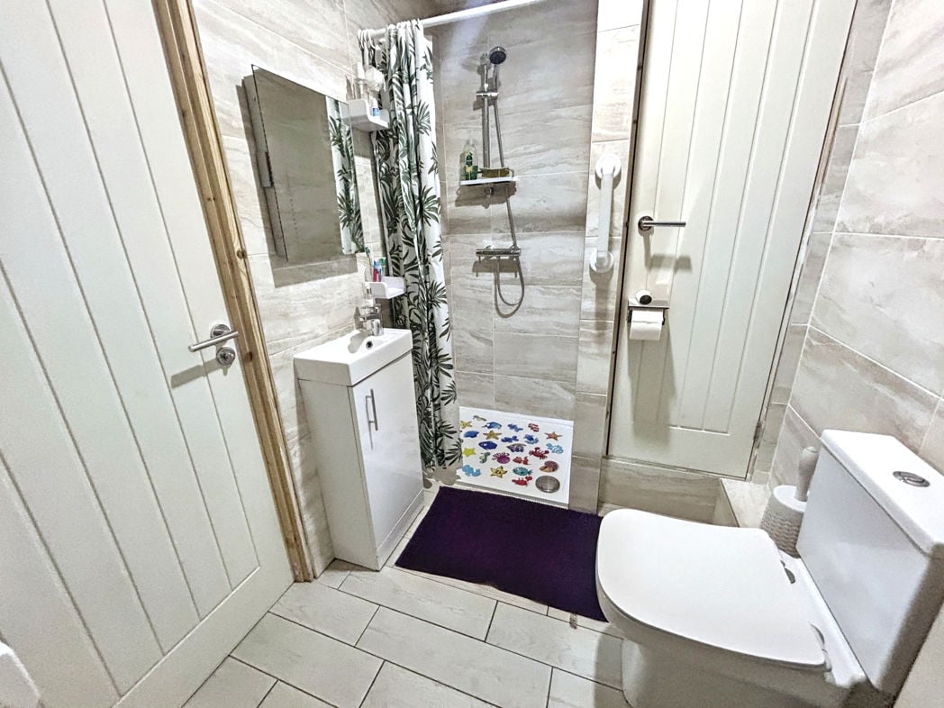 Property image 10 of 23